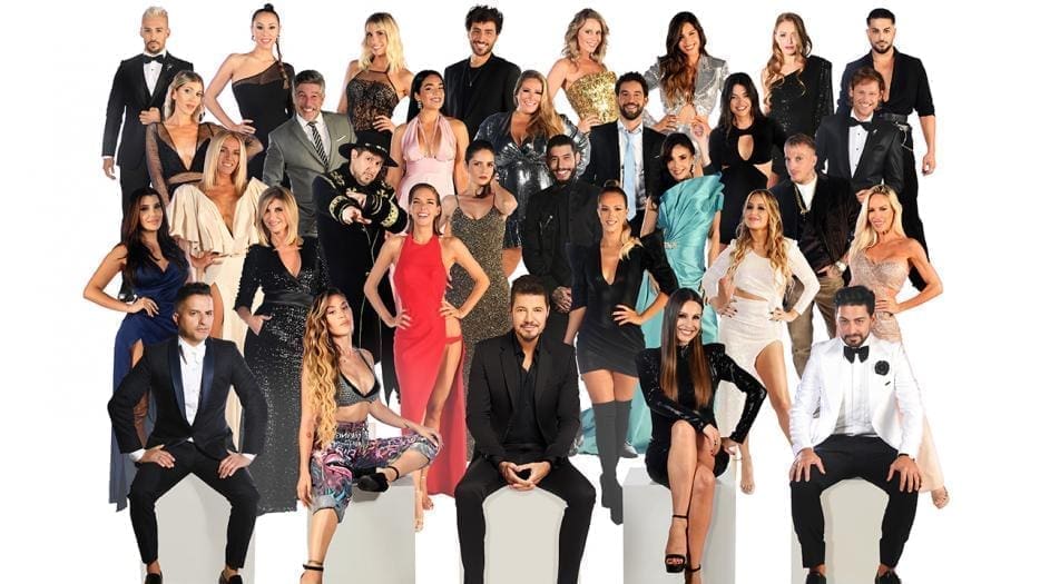 Participantes de Bailando por un sueño y su conductor Marcelo Tinelli, en la fila de abajo al centro